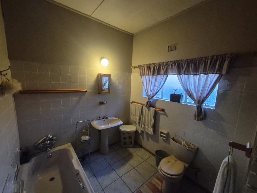 4 Bedroom Property for Sale in Wolmaransstad North West